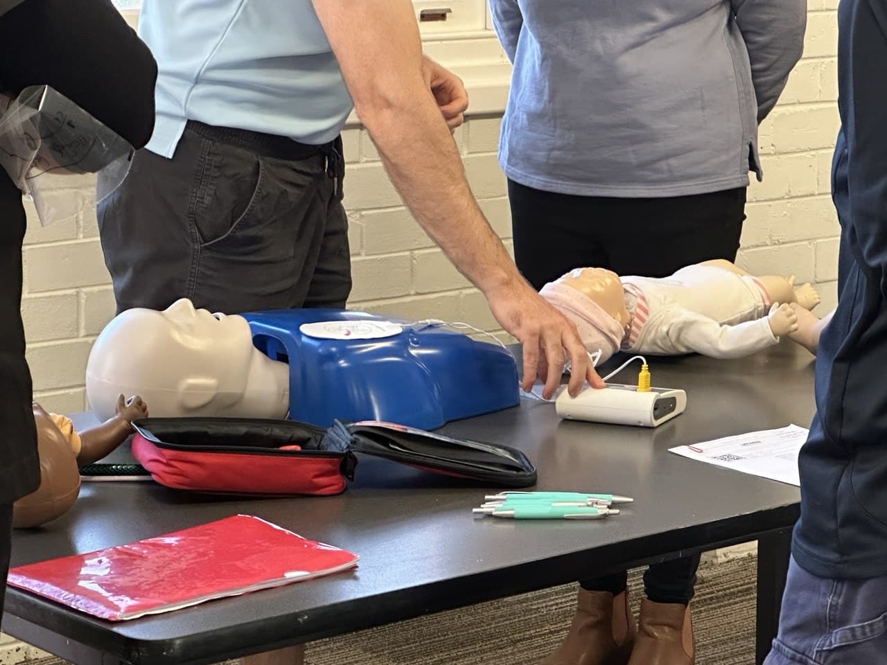 How to use AED